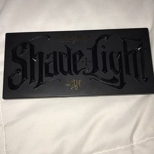 Kat Hon D eyeshadow palette